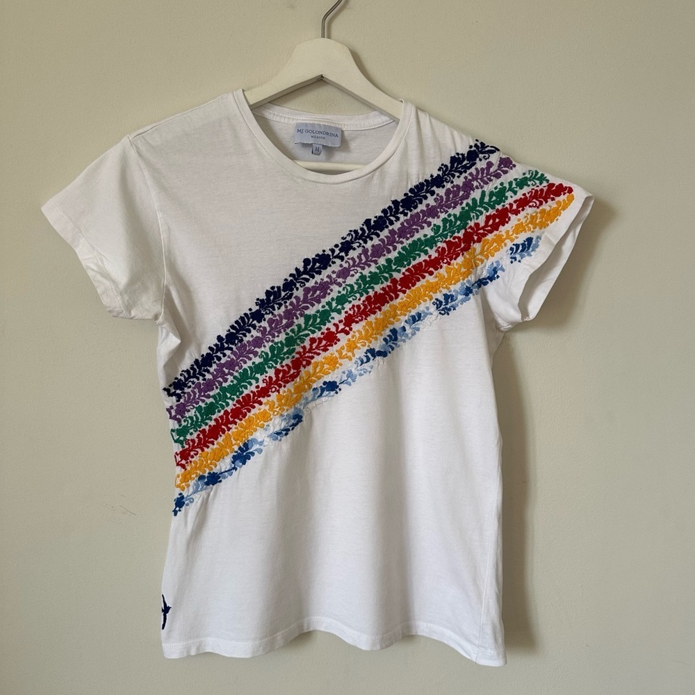Mi Golondrina Hand Embroidered Rainbow Cotton Tee Size Medium